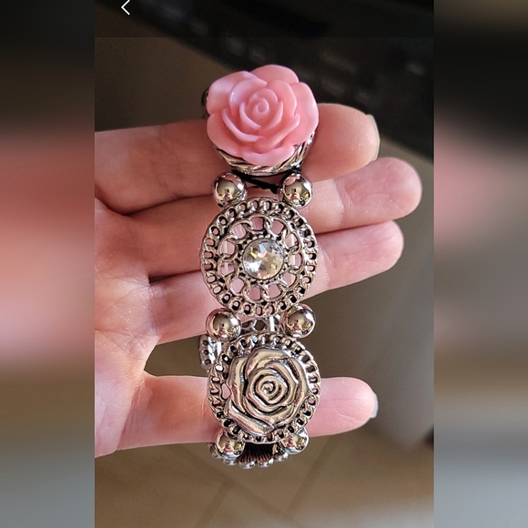 Victorian Pink Flower Bracelet - Picture 2 of 3